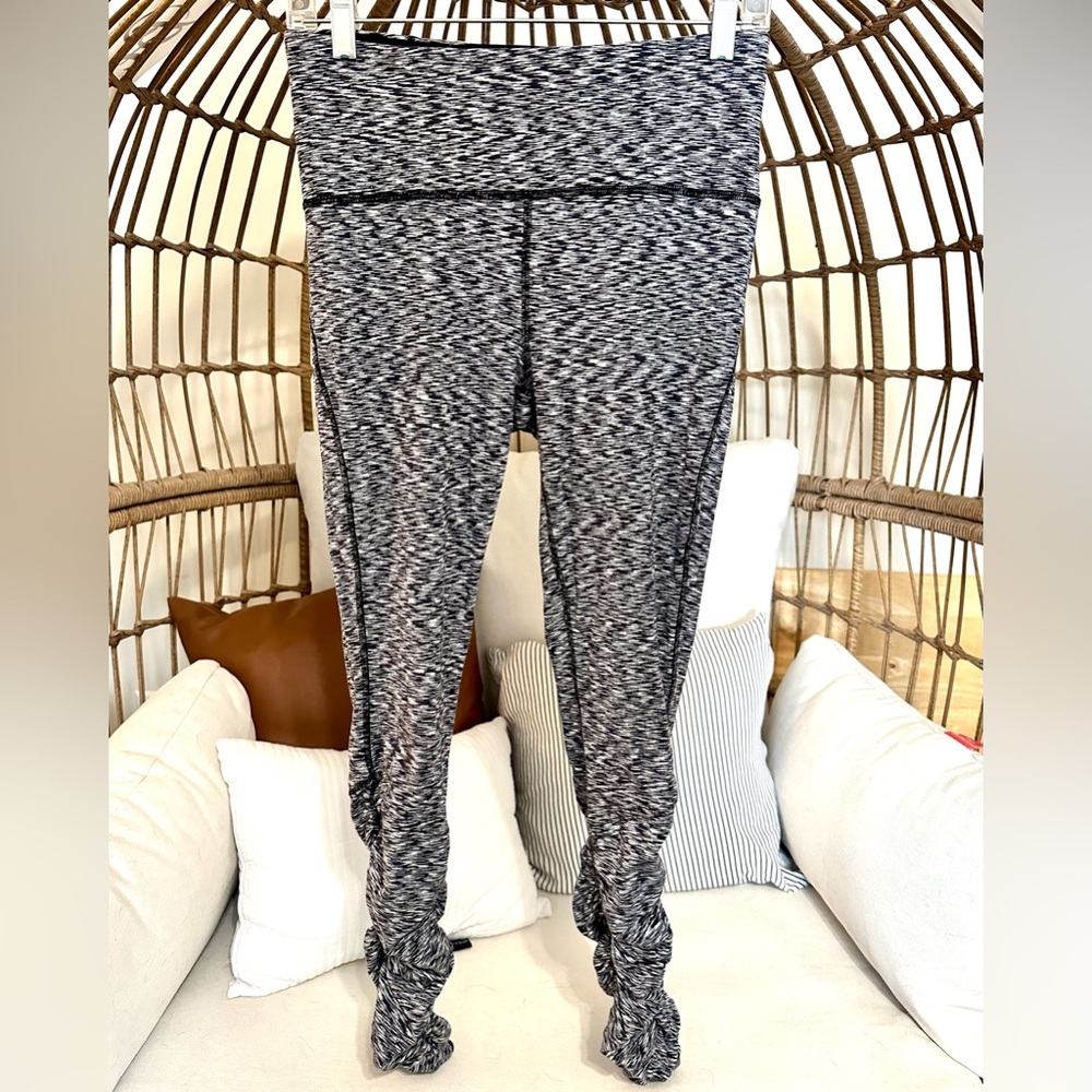 Lululemon Scrunch Leg Bottoms